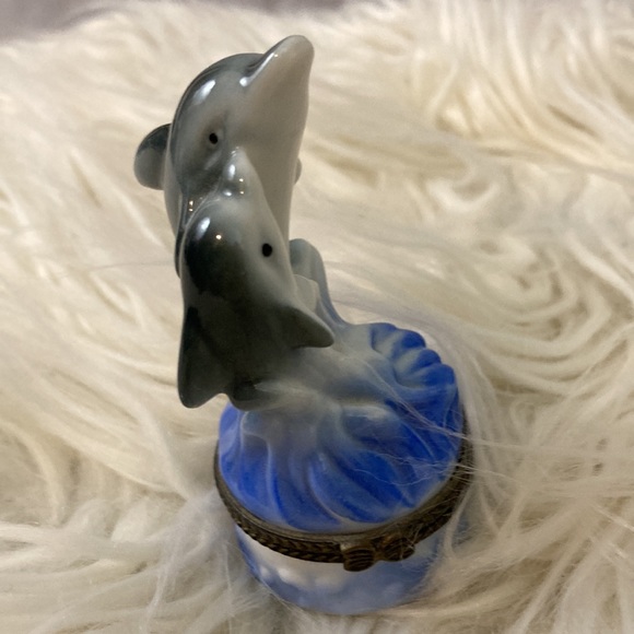 Direct connection industry Dolphin trinket box - Picture 4 of 9
